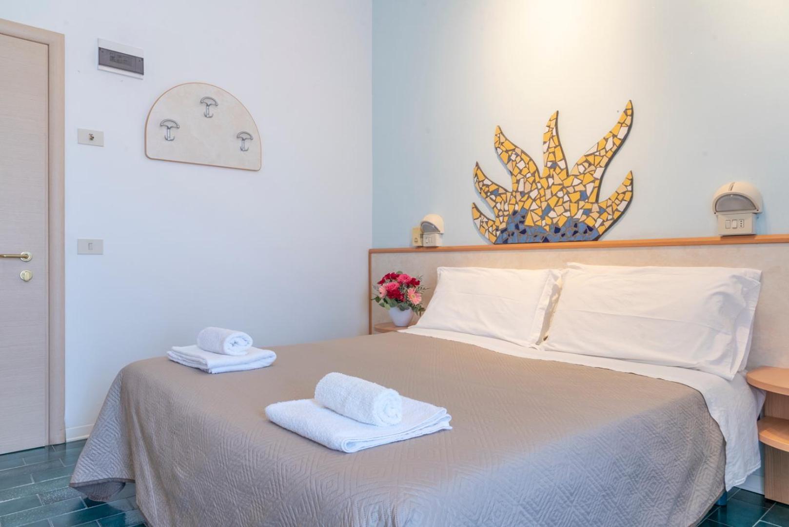 Hotel Giorgetti Orange ベラーリア・イジェア・マリーナ エクステリア 写真