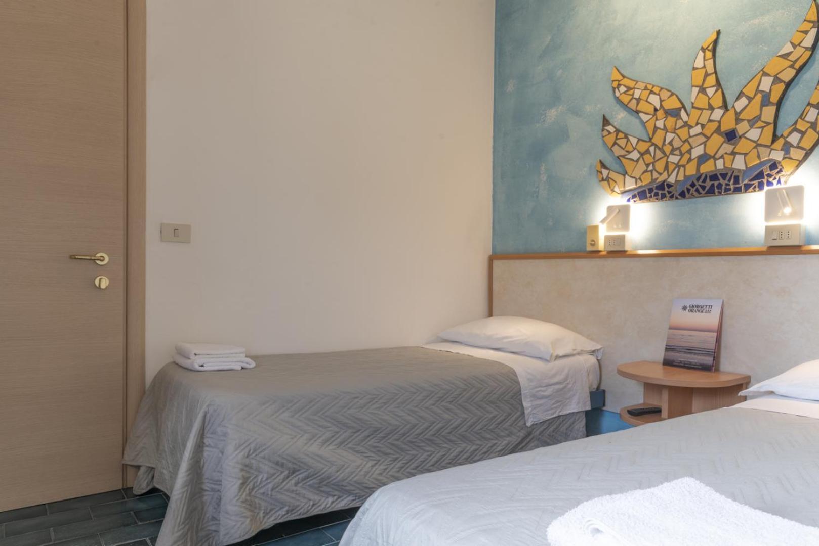 Hotel Giorgetti Orange ベラーリア・イジェア・マリーナ エクステリア 写真
